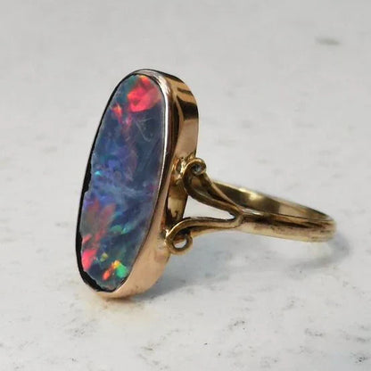 Timeless Colorful Opal Ring | Gold